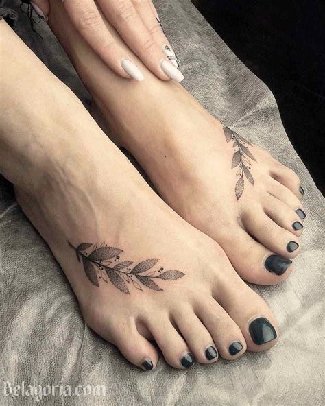 tatuajes para el pie de mujer|60 Tatuajes en los pies para mujeres y consejos para。